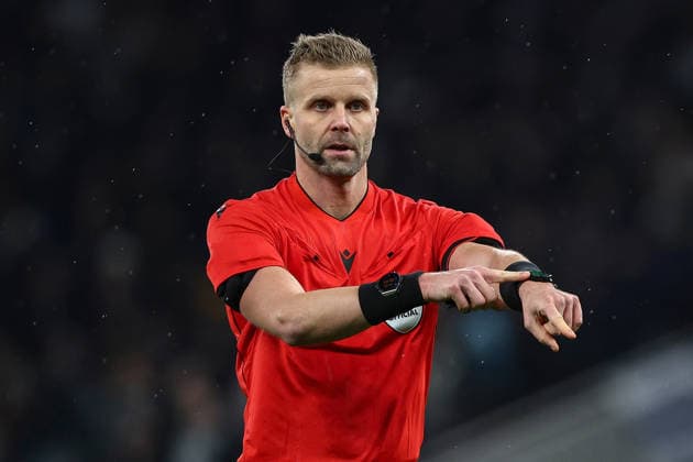 20th January 2026; Tottenham Hotspur Stadium, London, England; UEFA Champions League Football, Tottenham Hotspur versus Borussia Dortmund; Referee Glenn Nyberg points at his watch  IanxStephen