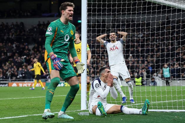 20th January 2026; Tottenham Hotspur Stadium, London, England; UEFA Champions League Football, Tottenham Hotspur versus Borussia Dortmund; Pedro Porro of Tottenham Hotspur rues a missed chance to score  IanxStephen