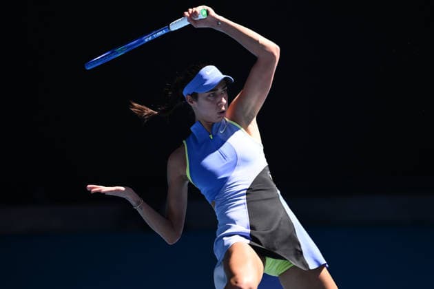 TENNIS AUSTRALIAN OPEN, Olga Danilovic of Sebia falls during the Women™s 2nd round match against Coco Gauff of the USA on day 4 of the 2026 Australian Open tennis tournament at Melbourne Park in Melbourne, Wednesday, January 21, 2026. ( NO ARCHIVING MELBOURNE VICTORIA AUSTRALIA  Copyright: xJOELxCARRETTx 20260121164079811730