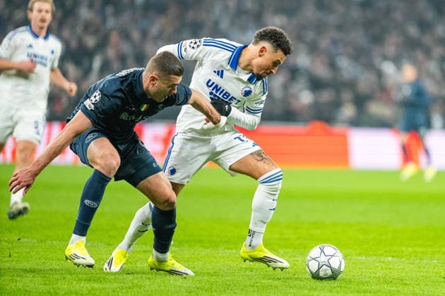 FC Copenhagen v Napoli, UEFA Champions League, Copenhagen, Denmark Copenhagen, Denmark. 20th, January 2026. Jordan Larsson (R) of FC Copenhagen and Alessandro Buongiorno (L) of Napoli seen during the UEFA Champions League match between FC Copenhagen and Napoli at Parken in Copenhagen. Denmark, Copenhagen  Copyright: xGonzalesxPhoto TobiasxJorgensenx