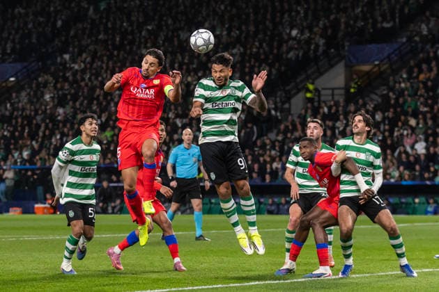 Sporting CP vs Paris Saint-Germain in Lisbon, Portugal - 20 Jan 2026 Marcos Correa, better known as Marquinhos (C-L) from Paris Saint-Germain and Luis Suarez (C-R) from Sporting CP seen in action during the UEFA Champions League Matchday 7 between Sporting CP and Paris Saint-Germain (PSG) at Estadio de Alvalade Stadium. Final score; Sporting CP 2-1 Paris Saint-Germain (PSG) Lisbon Portugal Copyright: xHugoxAmaralx xSOPAxImagesx sporting_X_psg_champions_league_lisbon12