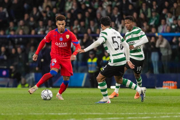Sporting CP vs Paris Saint-Germain in Lisbon, Portugal - 20 Jan 2026 Desire Doue (L) from Paris Saint-Germain seen in action during the UEFA Champions League Matchday 7 between Sporting CP and Paris Saint-Germain (PSG) at Estadio de Alvalade Stadium. Final score; Sporting CP 2-1 Paris Saint-Germain (PSG) Lisbon Portugal Copyright: xHugoxAmaralx xSOPAxImagesx sporting_X_psg_champions_league_lisbon35