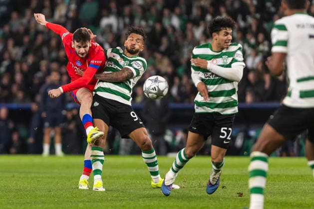 Sporting CP vs Paris Saint-Germain in Lisbon, Portugal - 20 Jan 2026 Khvicha Kvaratskhelia (L) from Paris Saint-Germain and Luis Suarez (C-L) from Sporting CP seen in action during the UEFA Champions League Matchday 7 between Sporting CP and Paris Saint-Germain (PSG) at Estadio de Alvalade Stadium. Final score; Sporting CP 2-1 Paris Saint-Germain (PSG) Lisbon Portugal Copyright: xHugoxAmaralx xSOPAxImagesx sporting_X_psg_champions_league_lisbon36