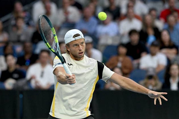 TENNIS AUSTRALIAN OPEN, Alexandre Muller of France in action during the Men™s 2nd round match against Alexander Zverev of Germany on day 4 of the 2026 Australian Open tennis tournament at Melbourne Park in Melbourne, Wednesday, January 21, 2026. ( NO ARCHIVING MELBOURNE VICTORIA AUSTRALIA  Copyright: xJAMESxROSSx 20260121196512686688