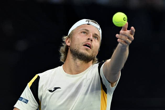 TENNIS AUSTRALIAN OPEN, Alexandre Muller of France in action during the Men™s 2nd round match against Alexander Zverev of Germany on day 4 of the 2026 Australian Open tennis tournament at Melbourne Park in Melbourne, Wednesday, January 21, 2026. ( NO ARCHIVING MELBOURNE VICTORIA AUSTRALIA  Copyright: xJAMESxROSSx 20260121125209848370