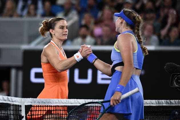 TENNIS AUSTRALIAN OPEN, Maria Sakkari of Greece congratulates Mirra Andreeva of Russia on her win during the Women™s 2nd round match on day 4 of the 2026 Australian Open tennis tournament at Melbourne Park in Melbourne, Wednesday, January 21, 2026. ( NO ARCHIVING MELBOURNE VICTORIA AUSTRALIA  Copyright: xJOELxCARRETTx 20260121142520048258