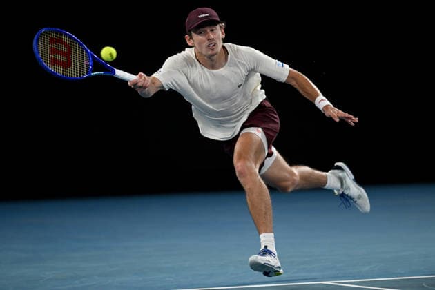 TENNIS AUSTRALIAN OPEN, Alex de Minaur of Australia in action during the Men™s 2nd round match against Hamad Medjedovic of Serbia on day 4 of the 2026 Australian Open tennis tournament at Melbourne Park in Melbourne, Wednesday, January 21, 2026. ( NO ARCHIVING MELBOURNE VICTORIA AUSTRALIA  Copyright: xLUKASxCOCHx 20260121152184586485