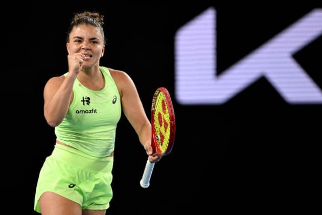 TENNIS AUSTRALIAN OPEN, Jasmine Paolini of Italy reacts during the Women™s 2nd round match against Magdalena Frech of Poland on day 4 of the 2026 Australian Open tennis tournament at Melbourne Park in Melbourne, Wednesday, January 21, 2026. ( NO ARCHIVING MELBOURNE VICTORIA AUSTRALIA  Copyright: xLUKASxCOCHx 20260121195122245521