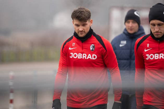 Football, Bundesliga, Men, Training SC Freiburg Europa Park Stadion, Sport, Europa Park Stadion, Lukas Kuebler SC Freiburg, 17 Maximilian Eggestein SC Freiburg, 08 Freiburg Europa Park Stadion Baden Württemberg Germany Copyright: xFINLEYxMÖRCHx