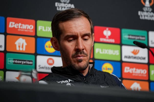 Soccer, Bundesliga, Men, Freiburg Europa Park Stadion, Sport, Europa Park Stadion, Press Conference, Europa League match, Maccabi Tel aviv, Julian Schuster SC Freiburg, Coach Freiburg Europa Park Stadion Baden Württemberg Germany Copyright: xFINLEYxMÖRCHx
