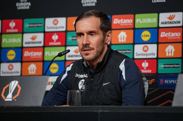 Soccer, Bundesliga, Men, Freiburg Europa Park Stadion, Sport, Europa Park Stadion, Press Conference, Europa League match, Maccabi Tel aviv, Julian Schuster SC Freiburg, Coach Freiburg Europa Park Stadion Baden Württemberg Germany Copyright: xFINLEYxMÖRCHx