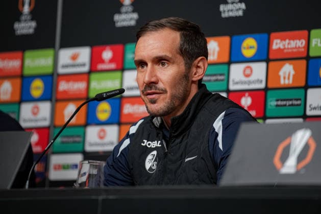 Soccer, Bundesliga, Men, Freiburg Europa Park Stadion, Sport, Europa Park Stadion, Press Conference, Europa League match, Maccabi Tel aviv, Julian Schuster SC Freiburg, Coach Freiburg Europa Park Stadion Baden Württemberg Germany Copyright: xFINLEYxMÖRCHx