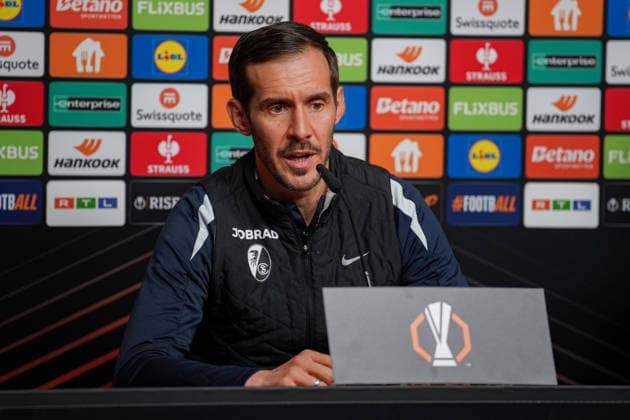 Soccer, Bundesliga, Men, Freiburg Europa Park Stadion, Sport, Europa Park Stadion, Press Conference, Europa League match, Maccabi Tel aviv, Julian Schuster SC Freiburg, Coach Freiburg Europa Park Stadion Baden Württemberg Germany Copyright: xFINLEYxMÖRCHx