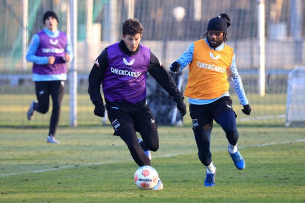DEU, DFL, 2 FBL Hertha BSC, Training, 21 01 2026, Sportforum, Berlin, DEU, DFL, 2 FBL Hertha BSC, Training, im Bild Dawid Kownacki Hertha BSC Berlin 9 , Deyovaisio Zeefuik Hertha BSC Berlin 42 DFL regulations prohibit any use of Photographs as image sequences and or quasi video nordphotoxGmbHx xEngler nph00076