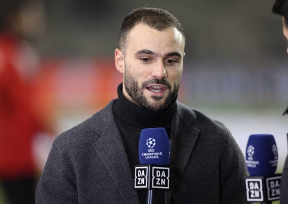 21 01 2026, Football UEFA Champions League, Qarabag Agdam FK Eintracht Frankfurt, v l , Interim coach Dennis Schmitt Eintracht Frankfurt in DAZN interview DFL DFB REGULATIONS PROHIBIT ANY USE OF PHOTOGRAPHS AS IMAGE SEQUENCES AND OR QUASI VIDEO xdcx Copyright: HMBxMedia Claus