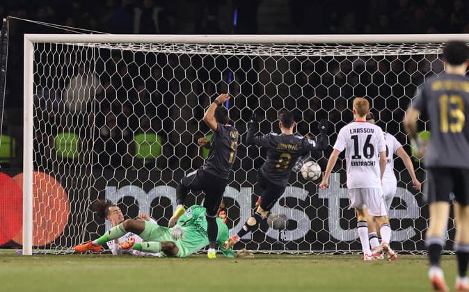 21 01 2026, Football UEFA Champions League, Qarabag Agdam FK Eintracht Frankfurt, v l , Goal scored, scores a goal, Goal to 1 0 by Camilo Duran Qarabag Agdam FK DFL DFB REGULATIONS PROHIBIT ANY USE OF PHOTOGRAPHS AS IMAGE SEQUENCES AND OR QUASI VIDEO xdcx Copyright: HMBxMedia Claus