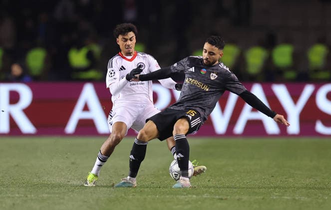 21 01 2026, Football UEFA Champions League, Qarabag Agdam FK Eintracht Frankfurt, v l , Nathaniel Brown Eintracht Frankfurt , Leandro Andrade Qarabag Agdam FK DFL DFB REGULATIONS PROHIBIT ANY USE OF PHOTOGRAPHS AS IMAGE SEQUENCES AND OR QUASI VIDEO xdcx Copyright: HMBxMedia Claus