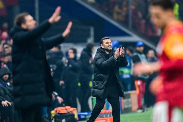 Galatasaray v Atletico Madrid - UEFA Champions League ISTANBUL, TURKIYE - JANUARY 21: Head Coach Okan Buruk of Galatasaray gives tactics to his players during the UEFA Champions League week 7 football match between Galatasaray and Atletico Madrid at RAMS Park in Istanbul, Turkiye on January 21, 2026. Serhat Cagdas Anadolu Istanbul Turkey. Editorial use only. Please get in touch for any other usage.  Copyright: x2026xAnadoluxSerhatxCagdasx