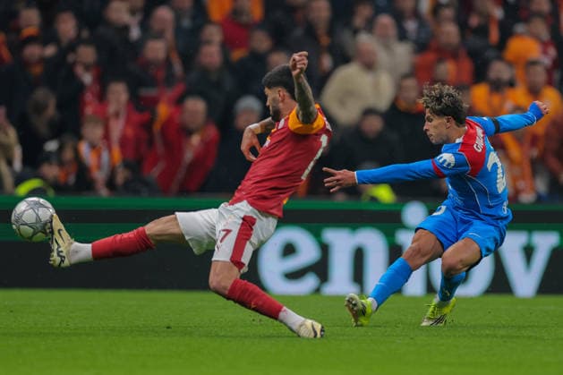 2026-01-21 Galatasaray SK v Atletico de Madrid - UEFA Champions League 2025 26 League Phase MD7 ISTANBUL, TURKEY - JANUARY 21: Eren Elmali of Galatasaray SK, Giuliano Simeone of Atletico de Madrid during the UEFA Champions League 2025 26 League Phase MD7 match between Galatasaray SK and Atletico de Madrid at Rams Park Stadium on January 21, 2026 in Istanbul, Turkey. (Photo by BSR Agency) Istanbul Turkey Content not available for redistribution in The Netherlands directly or indirectly through any third parties. Copyright: xBSRxAgencyx