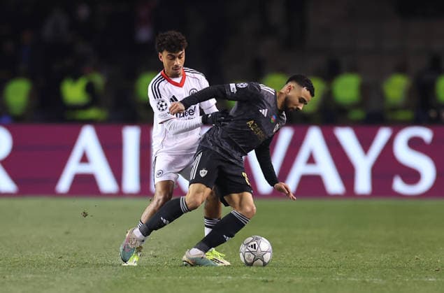 21 01 2026, Football UEFA Champions League, Qarabag Agdam FK Eintracht Frankfurt, v l , Nathaniel Brown Eintracht Frankfurt , Leandro Andrade Qarabag Agdam FK DFL DFB REGULATIONS PROHIBIT ANY USE OF PHOTOGRAPHS AS IMAGE SEQUENCES AND OR QUASI VIDEO xdcx Copyright: HMBxMedia Claus