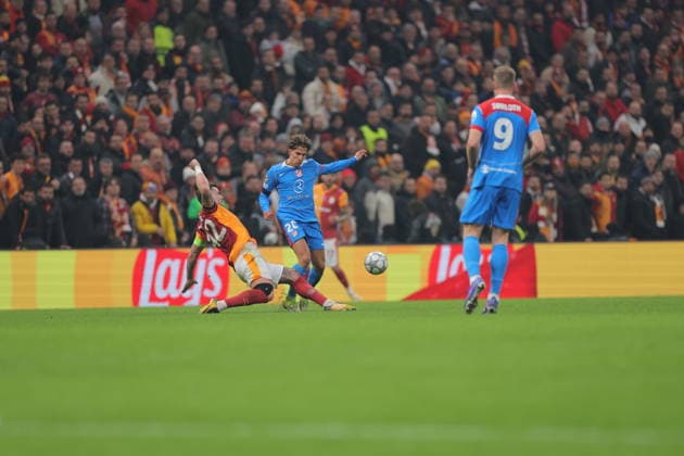 2026-01-21 Galatasaray SK v Atletico de Madrid - UEFA Champions League 2025 26 League Phase MD7 ISTANBUL, TURKEY - JANUARY 21: Giuliano Simeone of Atletico de Madrid, Abdulkerim Bardakci of Galatasaray SK during the UEFA Champions League 2025 26 League Phase MD7 match between Galatasaray SK and Atletico de Madrid at Rams Park Stadium on January 21, 2026 in Istanbul, Turkey. (Photo by BSR Agency) Istanbul Turkey Content not available for redistribution in The Netherlands directly or indirectly through any third parties. Copyright: xBSRxAgencyx
