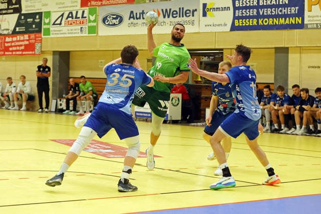 21 01 2026, xovx, Handball Testspiel Handball Bundesliga, HSG Wetzlar TV Großwallstadt v l Axel Skaarnaes TV Großwallstadt , Philipp Ahouansou HSG Wetzlar , Patrick Gempp TV Großwallstadt , Ole Klimpke TV Großwallstadt Wetzlar Dutenhofen Sporthalle Dutenhofen Hessen Deutschland DE