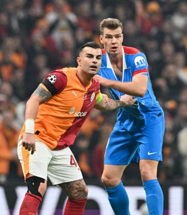 Galatasaray v Atletico Madrid - UEFA Champions League ISTANBUL, TURKIYE - JANUARY 21: Abdulkerim Bardakci (L) of Galatasaray in action against Alexander Sorloth (R) of Atletico Madrid during the UEFA Champions League week 7 football match between Galatasaray and Atletico Madrid at RAMS Park in Istanbul, Turkiye on January 21, 2026. Elif Ozturk Anadolu Istanbul Turkey. Editorial use only. Please get in touch for any other usage.  Copyright: x2026xAnadoluxElifxOzturkx