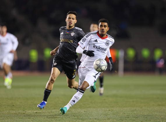 21 01 2026, Football UEFA Champions League, Qarabag Agdam FK Eintracht Frankfurt, v l , Matheus Silva Qarabag Agdam FK , Ansgar Knauff Eintracht Frankfurt DFL DFB REGULATIONS PROHIBIT ANY USE OF PHOTOGRAPHS AS IMAGE SEQUENCES AND OR QUASI VIDEO xdcx Copyright: HMBxMedia Claus
