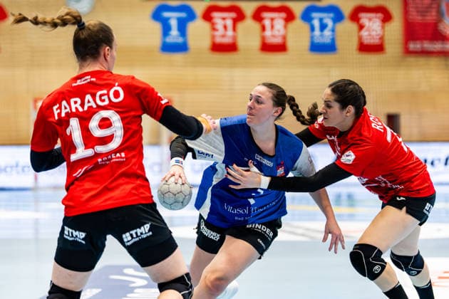 21 01 2026, GER, Handball, Women, Season 2025 2026, Alsco 1 Bl, 14 Matchday, Thueringer HC HSG Blomberg Lippe Diana Doegg Magnusdottir HSG Blomberg Lippe , Luca Farago Thueringer HC,19 , Kelly de Abreu Rosa Thueringer HC,3 99947 Bad Langensalza Salza Halle Sporthalle Mehrz Thüringen Germany