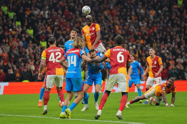 2026-01-21 Galatasaray SK v Atletico de Madrid - UEFA Champions League 2025 26 League Phase MD7 ISTANBUL, TURKEY - JANUARY 21: Victor Osimhen of Galatasaray SK, Davinson Sanchez of Galatasaray SK, Abdulkerim Bardakci of Galatasaray SK, Marcos Llorente of Atletico de Madrid during the UEFA Champions League 2025 26 League Phase MD7 match between Galatasaray SK and Atletico de Madrid at Rams Park Stadium on January 21, 2026 in Istanbul, Turkey. (Photo by BSR Agency) Istanbul Turkey Content not available for redistribution in The Netherlands directly or indirectly through any third parties. Copyright: xBSRxAgencyx