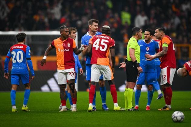 Galatasaray v Atletico Madrid - UEFA Champions League ISTANBUL, TURKIYE - JANUARY 21: Tension breaks out between players of Galatasaray and Atletico Madrid following a challenge during the UEFA Champions League match between Galatasaray and Atletico Madrid at RAMS Park in Istanbul, Turkiye, on January 21, 2026. Cem Tekkesinoglu Anadolu Istanbul Turkey. Editorial use only. Please get in touch for any other usage.  Copyright: x2026xAnadoluxCemxTekkesinoglux
