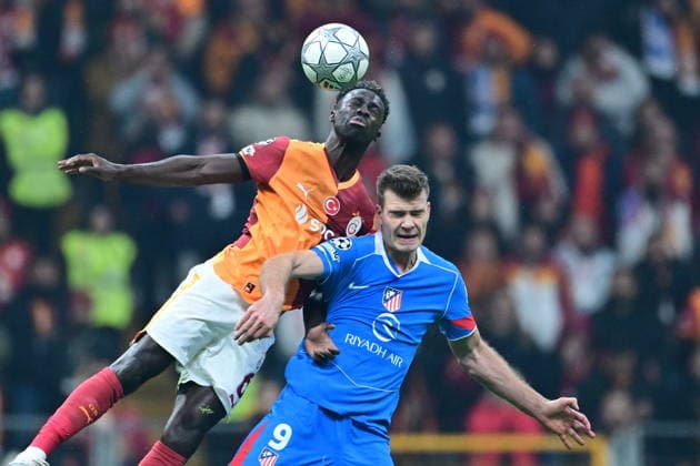 Galatasaray v Atletico Madrid - UEFA Champions League ISTANBUL, TURKIYE - JANUARY 21: Galatasaray s Davinson Sanchez (6) competes against Atletico Madrid s Alexander Sorloth (9) during the UEFA Champions League match at RAMS Park in Istanbul, Turkiye, on January 21, 2026. Abdulhamid Hosbas Anadolu Istanbul Turkey. Editorial use only. Please get in touch for any other usage.  Copyright: x2026xAnadoluxAbdulhamidxHosbasx