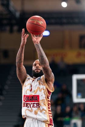 RJ Cole Umana Reyer Venice, 1 on free throw, GER, Veolia Towers Hamburg vs Umana Reyer Venice, Basketball, EuroCup, Matchday 15, Season 2025 2026, 21 01 2026 GER, Veolia Towers Hamburg vs Umana Reyer Venice, Basketball, EuroCup, Matchday 15, Season 2025 2026, 21 01 2026 Hamburg Copyright: xEibner-Pressefoto MaxxVincenx EP_MVN