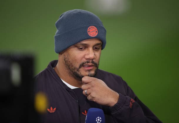 Football, Men, Champions League, Season 2025 2026, FC Bayern Munich Royale Union Saint Gilloise, Matchday 7, Allianz Arena Vincent Kompany, Coach FC Bayern Munich head, Portrait during interview DAZN, reflect, reflective, hand on chin