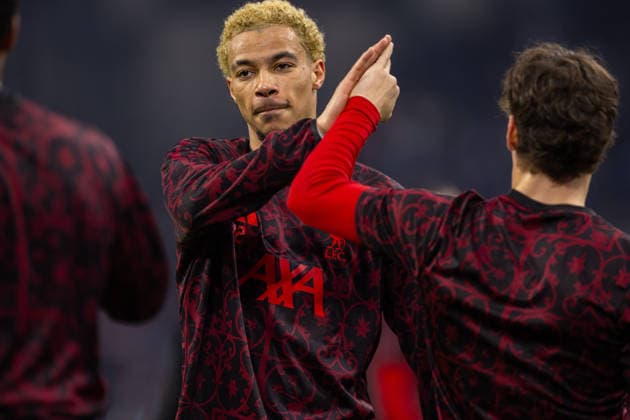 Football - UEFA Champions League - League Phase - Olympique de Marseille v Liverpool FC MARSEILLE, FRANCE - Wednesday, January 21, 2026: Liverpool s Hugo Ekitike, sporting his new bleach blonde hair, during the pre-match warm-up before the UEFA Champions League match between Olympique de Marseille and Liverpool FC at the Stade VÃ lodrome. (Photo by David Rawcliffe Propaganda) MARSEILLE Stade VÃ lodrome BOUCHES-DU-RHÃ NE FRANCE  Copyright: xDavidxRawcliffex P2026-01-21-Marseille_Liverpool-37
