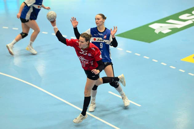 Csenge, Kuczora Rueckraum, Thueringer HC, 59 , Nieke, Kuehne Rueckraum Links, HSG Blomberg Lippe, 9 GER, Thuringia, Thueringer HC vs HSG Blomberg Lippe, Alsco Handball Bundesliga Frauen, 1 Handballbundesliga Frauen, Handball, 14 Matchday, Season 2025 2026, 21 01 2026 GER, Thuringia, Thueringer HC vs HSG Blomberg Lippe, Alsco Handball Bundesliga Frauen, 1 Handballbundesliga Frauen, Handball, 14 Matchday, Season 2025 2026, 21 01 2026 Bad Langensalza Copyright: xEibner-Pressefoto MartinxHerbstx EP_MHT