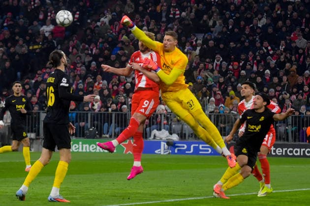 21 01 2026, xemx, Football UEFA Champions League, FC Bayern Muenchen Union Saint Gilloise v l Harry Kane FC Bayern Muenchen , Kjell Scherpen Union Saint Gilloise Zweikampf, Aktion, action, battle for the ball DFL DFB REGULATIONS PROHIBIT ANY USE OF PHOTOGRAPHS as IMAGE SEQUENCES and or QUASI VIDEO Muenchen