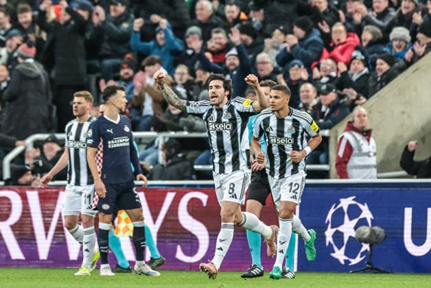 UEFA Champions League Matchday 7 of 8 Newcastle United v PSV Eindhoven Sandro Tonali of Newcastle Untied celebrates after VAR review confirms their goal during the UEFA Champions League Matchday 7 of 8 Newcastle United v PSV Eindhovenn at St. James s Park, Newcastle, United Kingdom, 21st January 2026 (Photo by Mark Cosgrove News Images) Newcastle St. James s Park Tyne and Wear United Kingdom Copyright: xMarkxCosgrove NewsxImagesx
