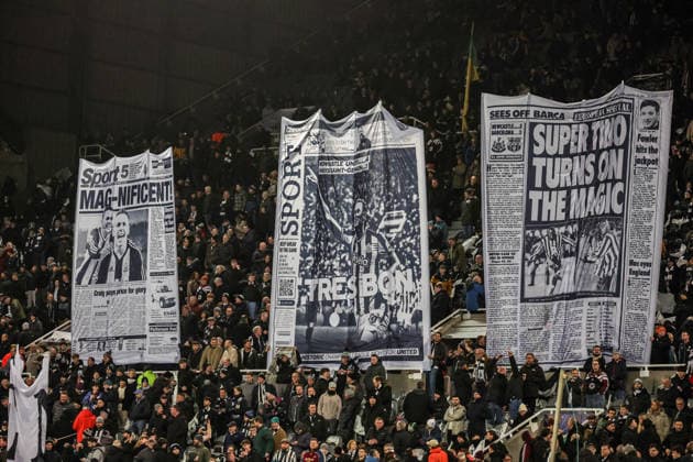 UEFA Champions League Matchday 7 of 8 Newcastle United v PSV Eindhoven Newcastle fans hold up flags before the game during the UEFA Champions League Matchday 7 of 8 Newcastle United v PSV Eindhovenn at St. James s Park, Newcastle, United Kingdom, 21st January 2026 (Photo by Mark Cosgrove News Images) Newcastle St. James s Park Tyne and Wear United Kingdom Copyright: xMarkxCosgrove NewsxImagesx