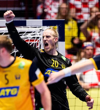260121 Goalkeeper Mikael Appelgren of Sweden celebrates during the EHF European Handball Championship preliminary round match between Sweden and Croatia on January 21, 2026 in Malmö Photo Petter Arvidson BILDBYRAN kod PA PA1130 handball handball handball handballs em 2026 sverige sweden croatia kroatien ehf european handball championship sverige bbeng grappa33 jubel sverige sweden celebrates  Copyright: PETTERxARVIDSON BB260121PA182