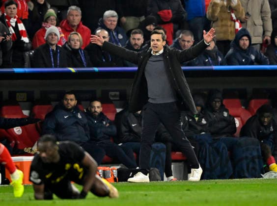 Coach Coach David Hubert R Union Saint Gilloise USG 01 on the sidelines Gesture Gesture FC Bayern Muenchen FCB vs R Union Saint Gilloise Matchday 7 21 01 2026 DFL REGULATIONS PROHIBIT ANY USE OF PHOTOGRAPHS AS IMAGE SEQUENCES AND OR QUASI VIDEO FC Bayern Muenchen FCB vs R Union Saint Gilloise