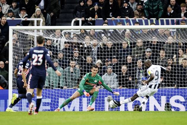 NEWCASTLE - Yoane Wissa of Newcastle United FC scores the 1-0 goal during the UEFA Champions League match between Newcastle United FC and PSV Eindhoven at St. James Park Stadium on January 21, 2026, in Newcastle, United Kingdom. SEM VAN DER WAL ANP UEFA Champions League 2025-2026 xVIxANPxSportx xxANPxIVx 548184986 originalFilename: 548184986.jpg
