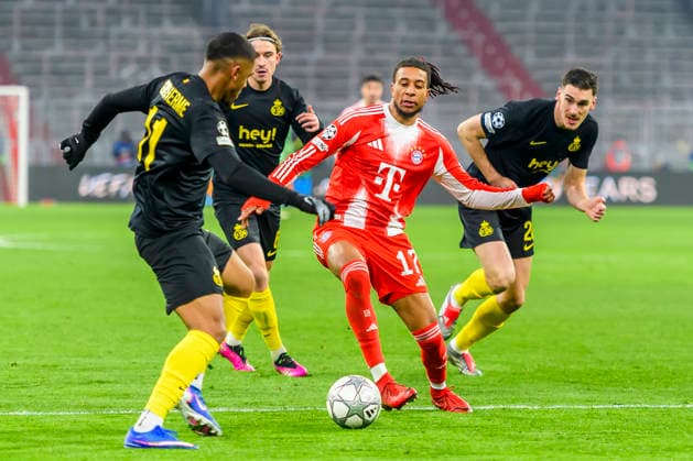 GER, UEFA CL, FC Bayern Muenchen GER vs Royale Union Saint Gilloise BEL 21 01 2026, Allianz Arena, Muenchen, GER, UEFA CL, FC Bayern Muenchen GER vs Royale Union Saint Gilloise BEL , UEFA regulations prohibit any use of photographs as image sequences and or quasi video, in the picture Guilherme Smith Royale Union Saint Gilloise 11 in a duel against Michael Olise FCB 17 nordphotoxGmbHx xStraubmeier nph00004