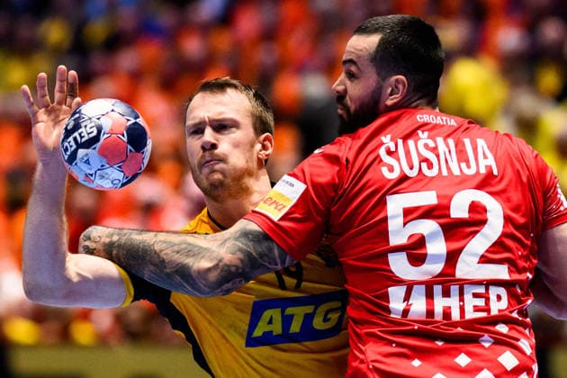 260121 Felix Claar of Sweden and Leon Susnja of Croatia during the EHF European Handball Championship preliminary round match between Sweden and Croatia on January 21, 2026 in Malmö Photo Petter Arvidson BILDBYRAN kod PA PA1130 handball handboll handball handbolls em 2026 sverige sweden croatia kroatien ehf european handball championship sverige bbeng grappa33 sverige sweden  Copyright: PETTERxARVIDSON BB260121PA197