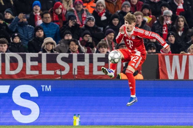 MUNICH, GERMANY - JANUARY 21: Lennart Karl (FC Bayern Muenchen, 42) tries to control the ball mid air during the UEFA Champions League match between FC Bayern Munich vs. Royale Union Saint-Gilloise at Allianz Arena on matchday 7 of the UEFA Champions League Season 2025 26 on January 21, 2025 in Munich, Germany. Bavaria Germany Copyright: xSteffiexWunderlx