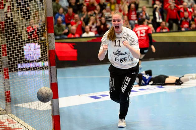Laura, Kuske TW, Thueringer HC, 11 Jubel zur Parade GER, Thuringia, Thueringer HC vs HSG Blomberg Lippe, Alsco Handball Bundesliga Frauen, 1 Handballbundesliga Frauen, Handball, 14 Spieltag, Saison 2025 2026, 21 01 2026 GER, Thuringia, Thueringer HC vs HSG Blomberg Lippe, Alsco Handball Bundesliga Frauen, 1 Handballbundesliga Frauen, Handball, 14 Spieltag, Saison 2025 2026, 21 01 2026 Bad Langensalza Copyright: xEibner-Pressefoto MartinxHerbstx EP_MHT
