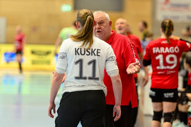 Laura, Kuske TW, Thueringer HC, 11 , Helfried, Mueller Co Coach, Thueringer HC GER, Thuringia, Thueringer HC vs HSG Blomberg Lippe, Alsco Handball Bundesliga Frauen, 1 Handballbundesliga Frauen, Handball, 14 Matchday, Season 2025 2026, 21 01 2026 GER, Thuringia, Thueringer HC vs HSG Blomberg Lippe, Alsco Handball Bundesliga Frauen, 1 Handballbundesliga Frauen, Handball, 14 Matchday, Season 2025 2026, 21 01 2026 Bad Langensalza Copyright: xEibner-Pressefoto MartinxHerbstx EP_MHT