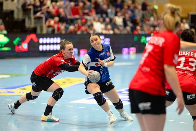 Luca, Farago Kreislaeufer, Thueringer HC, 19 , Elin Magnusdottir Rueckraum, HSG Blomberg Lippe, 33 GER, Thuringia, Thueringer HC vs HSG Blomberg Lippe, Alsco Handball Bundesliga Frauen, 1 Handballbundesliga Frauen, Handball, 14 Matchday, Season 2025 2026, 21 01 2026 GER, Thuringia, Thueringer HC vs HSG Blomberg Lippe, Alsco Handball Bundesliga Frauen, 1 Handballbundesliga Frauen, Handball, 14 Matchday, Season 2025 2026, 21 01 2026 Bad Langensalza Copyright: xEibner-Pressefoto MartinxHerbstx EP_MHT