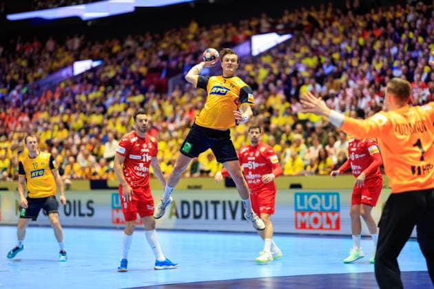 Swedens Jonathan Carlsbogard shoots during the handball match of the European Handball Championship Group E between Sweden and Croatia at Malmö Arena, Malmö, Sweden, January 21, 2026 MALMÖ SWEDEN x10600x  Copyright: xAndreasxHillergren TTx EHF EURO 2026 SWEDEN-CROATIA