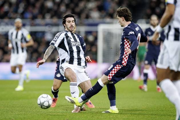 NEWCASTLE - (L-R) Sandro Tonali of Newcastle United FC and Paul Wanner of PSV Eindhoven during the UEFA Champions League match between Newcastle United FC and PSV Eindhoven at St. James Park Stadium on January 21, 2026, in Newcastle, United Kingdom. SEM VAN DER WAL ANP UEFA Champions League 2025-2026 xVIxANPxSportx xxANPxIVx 548185674 originalFilename: 548185674.jpg